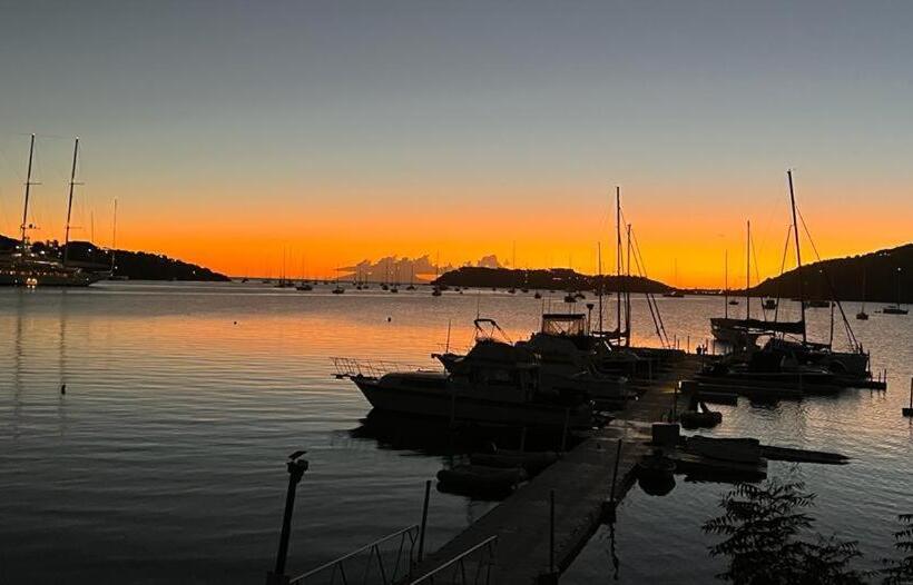 هاستل The Lodge Antigua