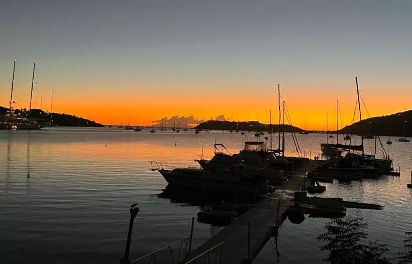 هاستل The Lodge Antigua