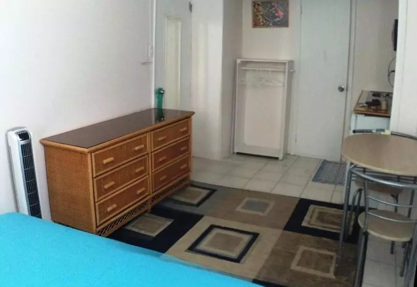 هاستل The Lodge Antigua