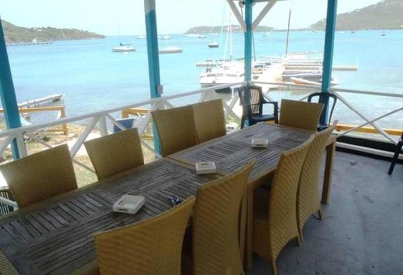 هاستل The Lodge Antigua