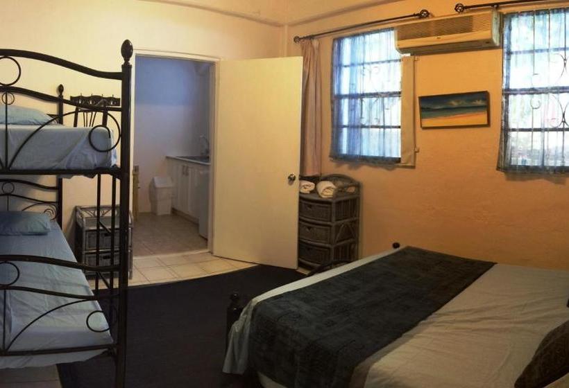 هاستل The Lodge Antigua