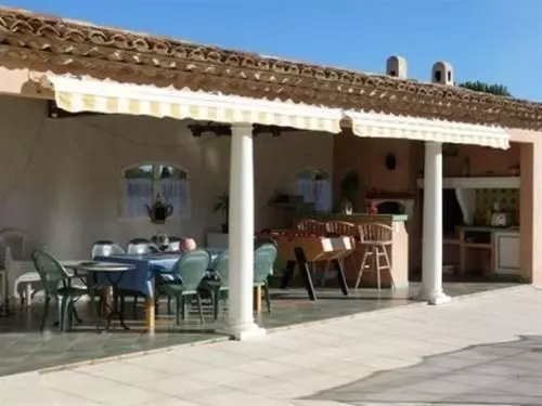 ベッドアンドブレックファースト Les Jardins Du Golf