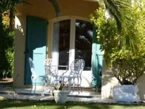 ベッドアンドブレックファースト Les Jardins Du Golf