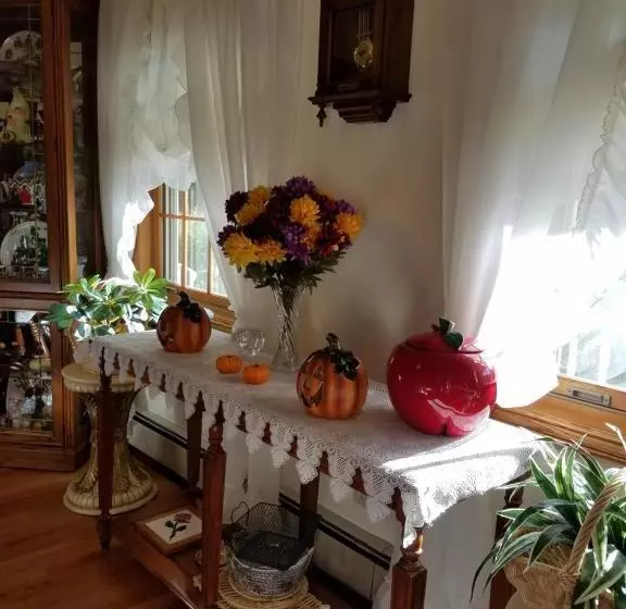 住宿加早餐  The Roselea