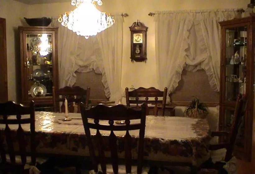 住宿加早餐  The Roselea