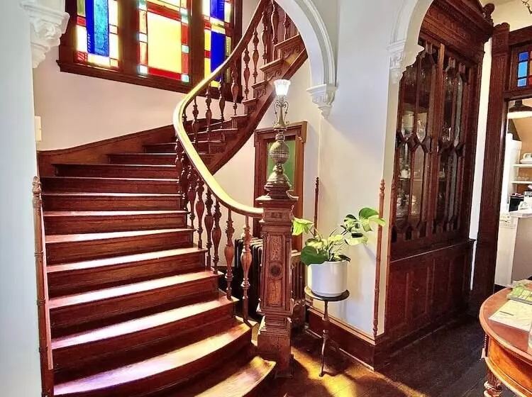 Coppersmith Inn Bed And Breakfast