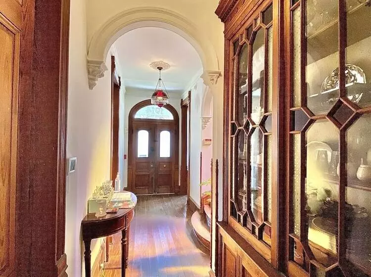 Coppersmith Inn Bed And Breakfast