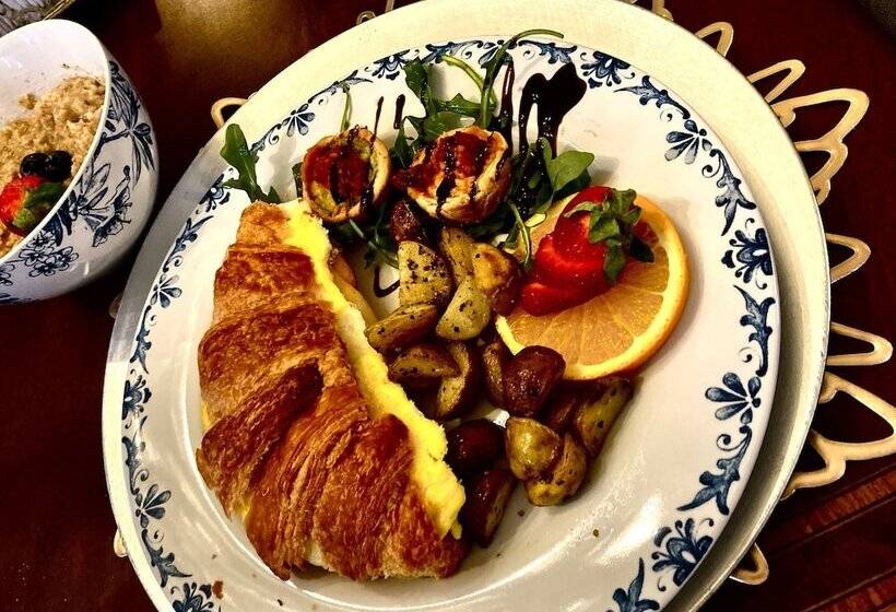 Coppersmith Inn Bed And Breakfast