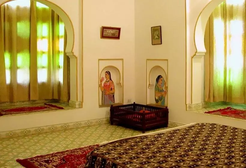 호텔 Bijay Niwas Palace