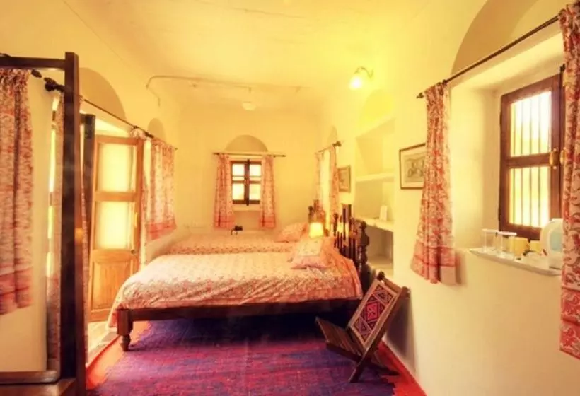 호텔 Bijay Niwas Palace