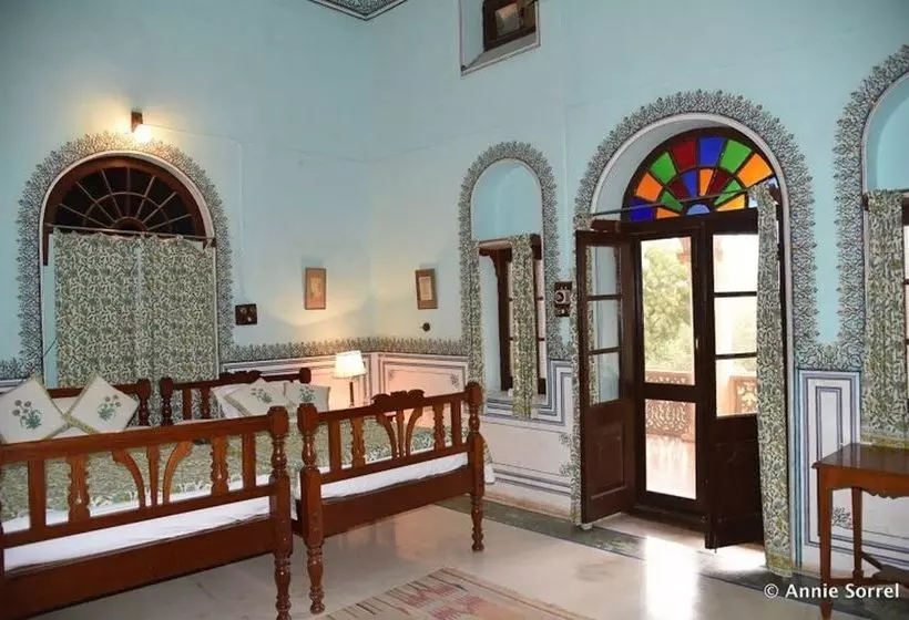 호텔 Bijay Niwas Palace