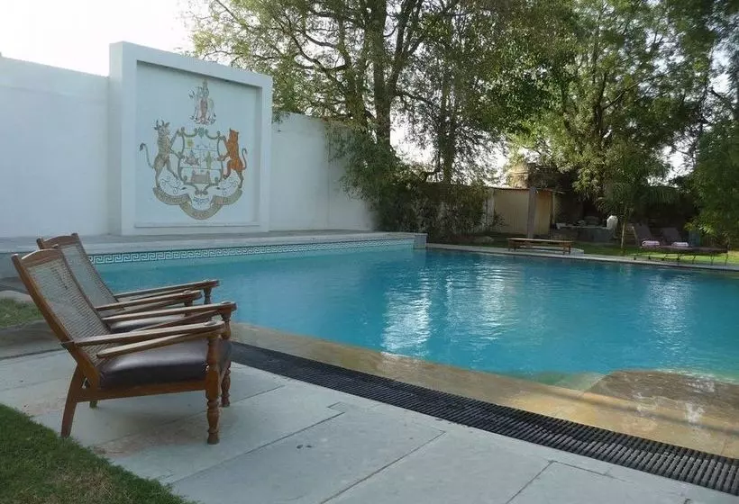 호텔 Bijay Niwas Palace