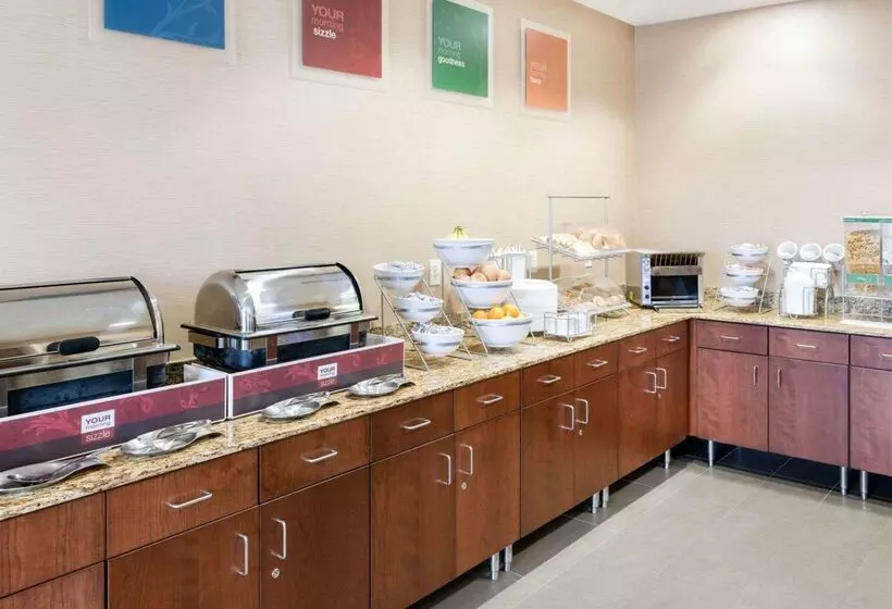 ホテル Comfort Inn & Suites West Medical Center