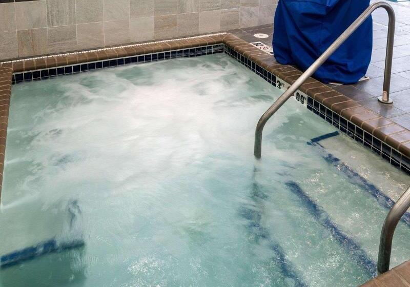 هتل Comfort Inn & Suites West   Medical Center