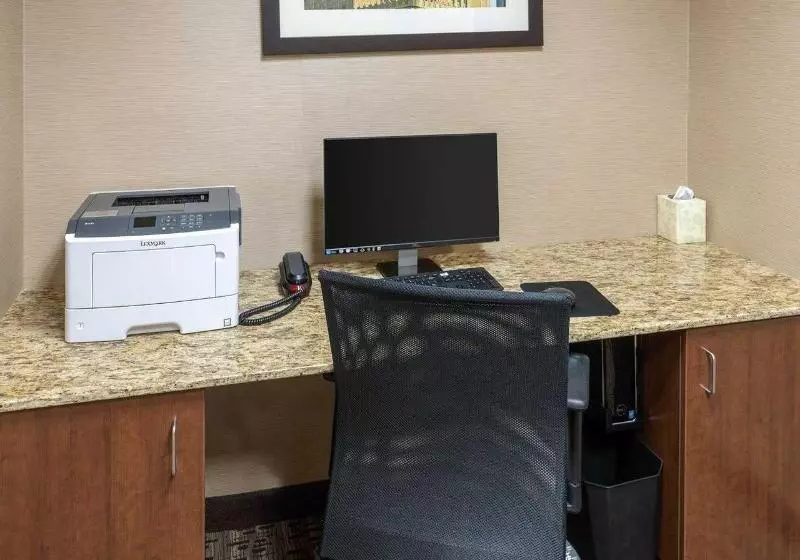 ホテル Comfort Inn & Suites West Medical Center