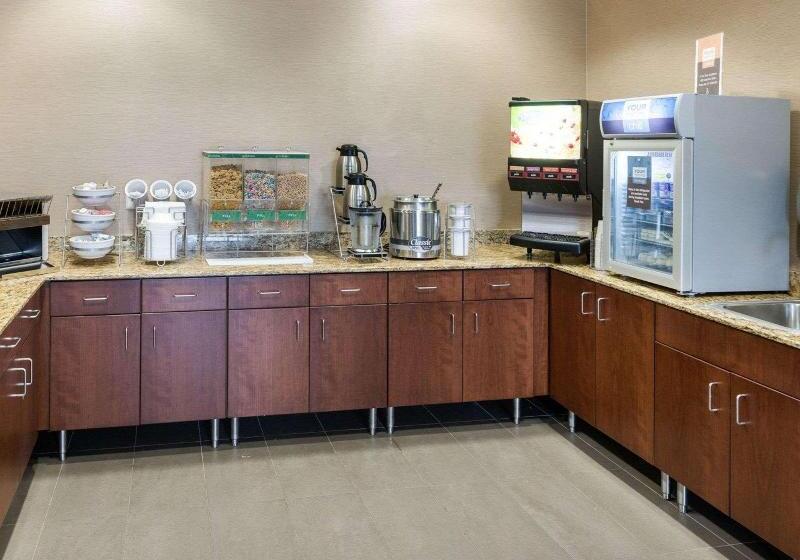 هتل Comfort Inn & Suites West   Medical Center