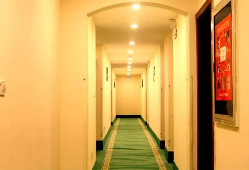 Отель Greentree Inn Huaian Chuzhou Avenue Zhou Enlai Memorial Hall