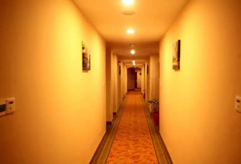 Отель Greentree Inn Huaian Chuzhou Avenue Zhou Enlai Memorial Hall