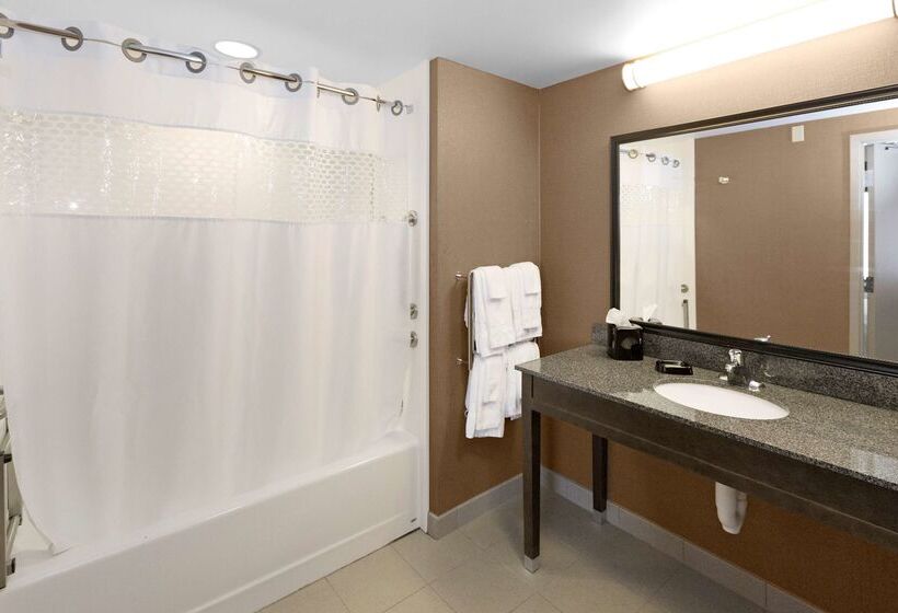 Отель Hampton Inn Butler