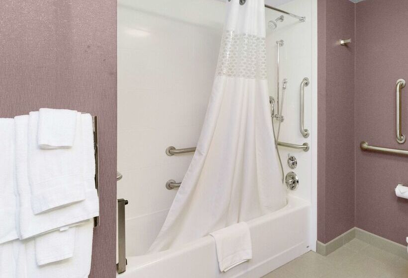 Отель Hampton Inn Butler