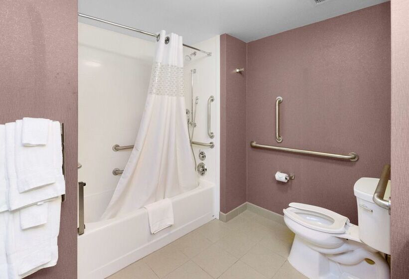 Отель Hampton Inn Butler