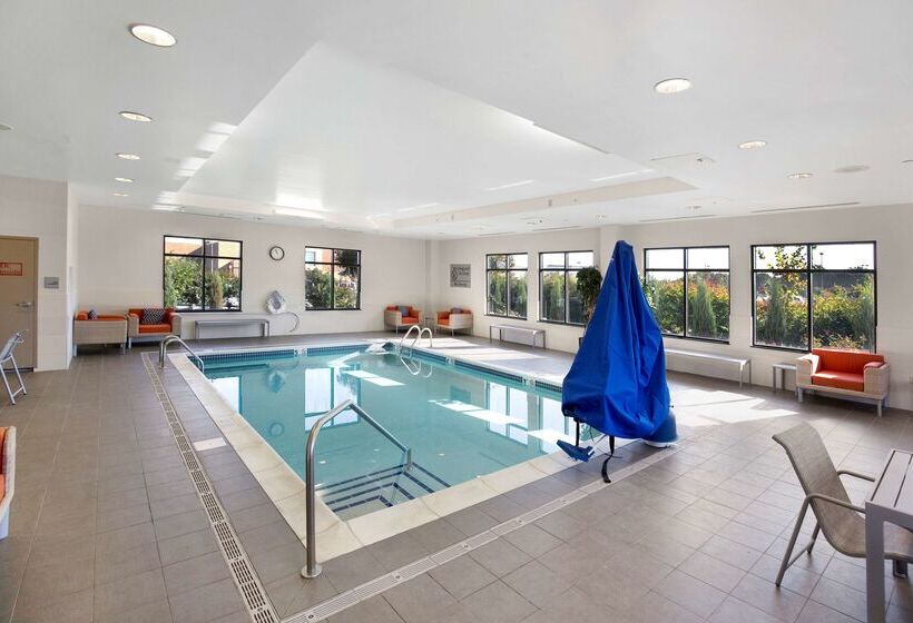 Отель Hampton Inn Butler