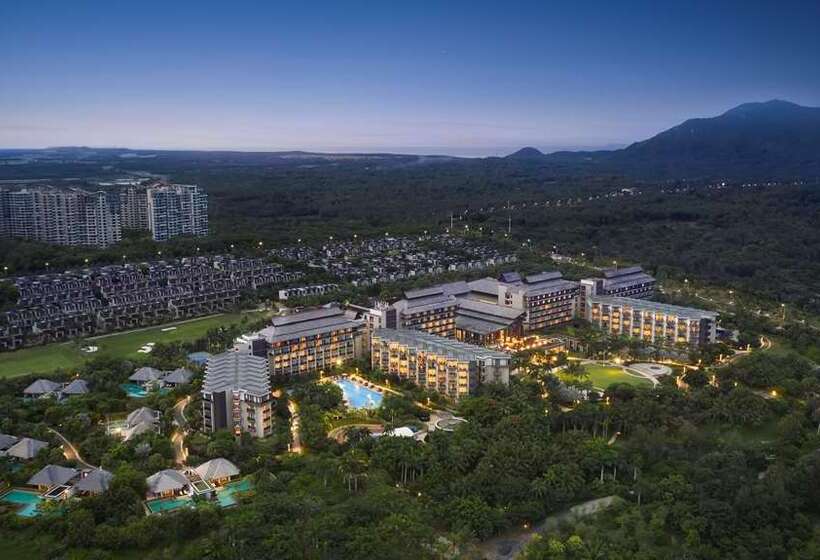 בית מלון כפרי Hilton Wenchang