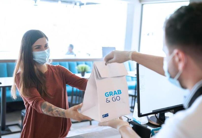 هتل Holiday Inn Express Pune Pimpri, An Ihg