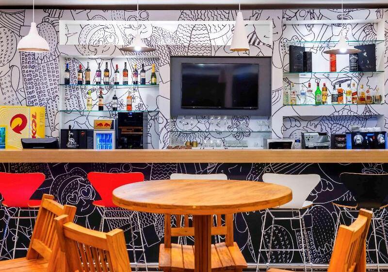 ホテル Ibis Ourinhos