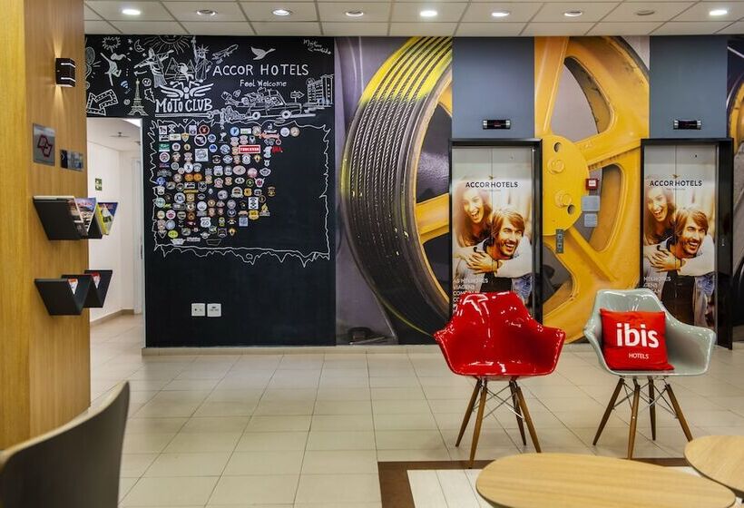 ホテル Ibis Ourinhos