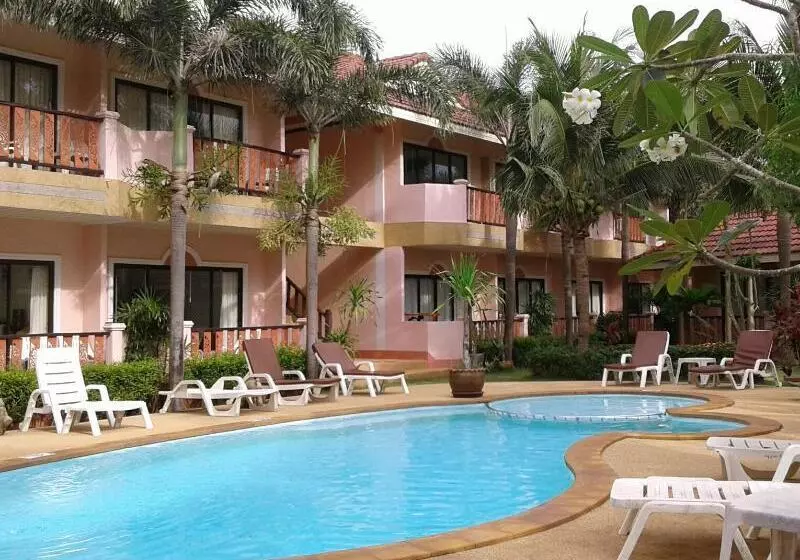 Hotel Lanta Seafront Resort