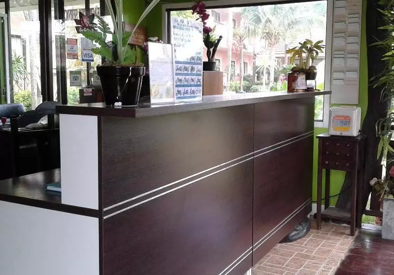 Hotel Lanta Seafront Resort