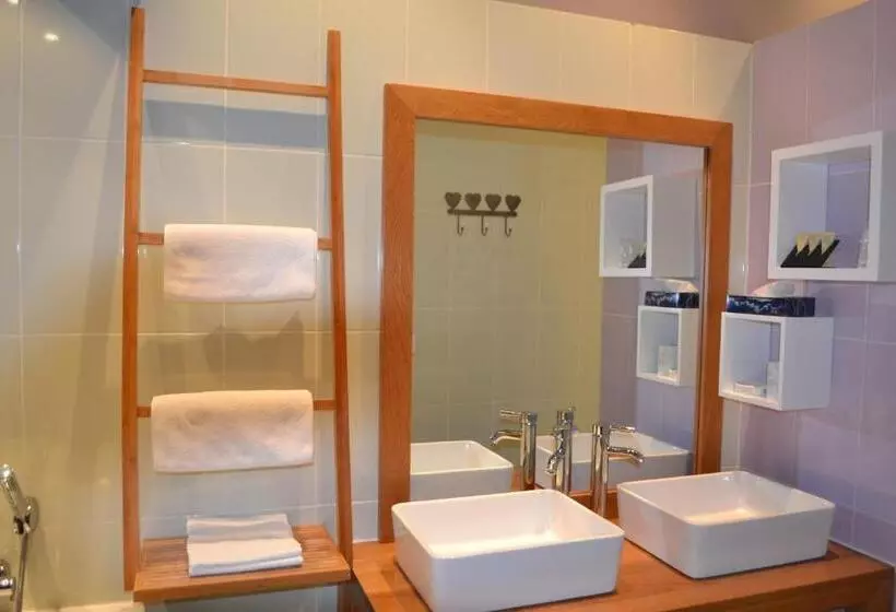 ホテル Domaine De Rochebelle