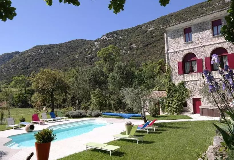 ホテル Domaine De Rochebelle