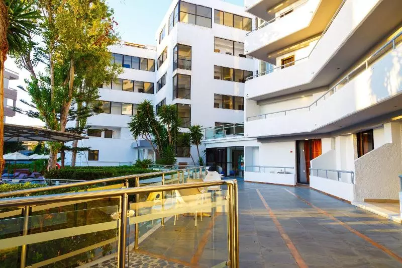 هتل The Residence Suites Adults Only