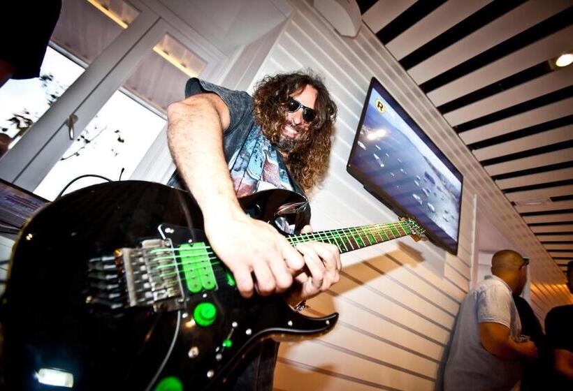 ホテル Ryans La Marina