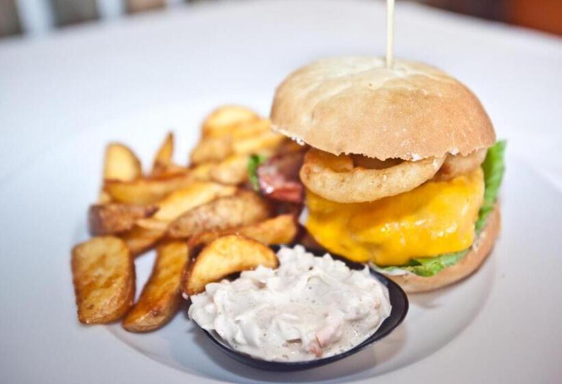 ホテル Ryans La Marina