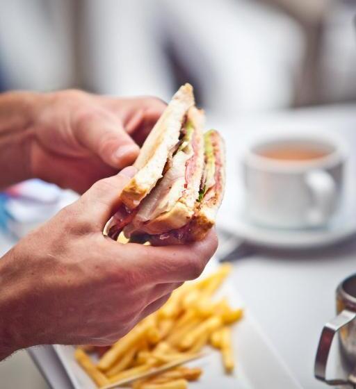 ホテル Ryans La Marina