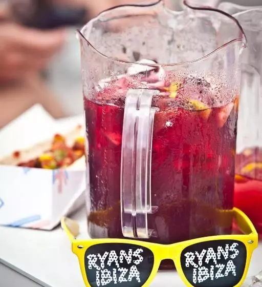 ホテル Ryans La Marina