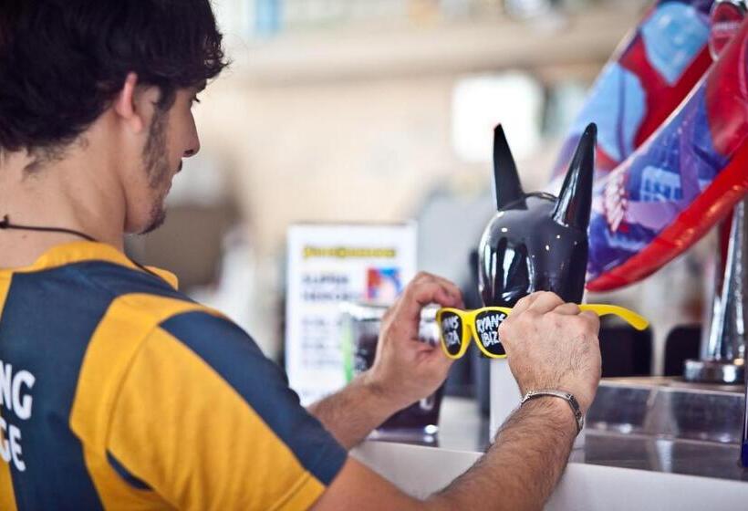 ホテル Ryans La Marina