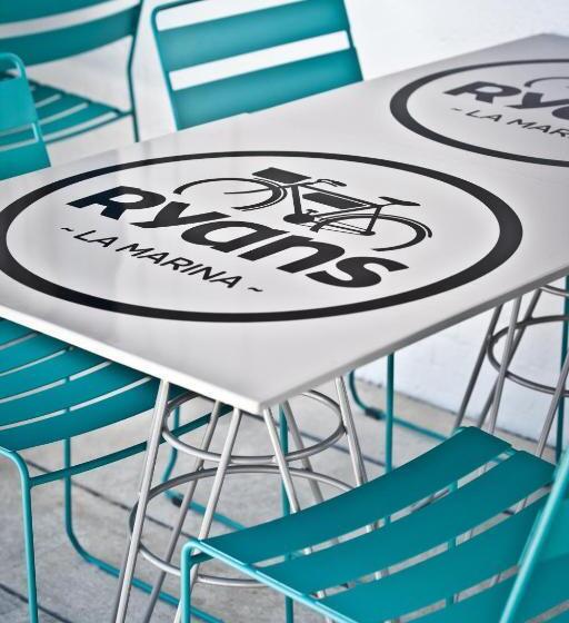 ホテル Ryans La Marina