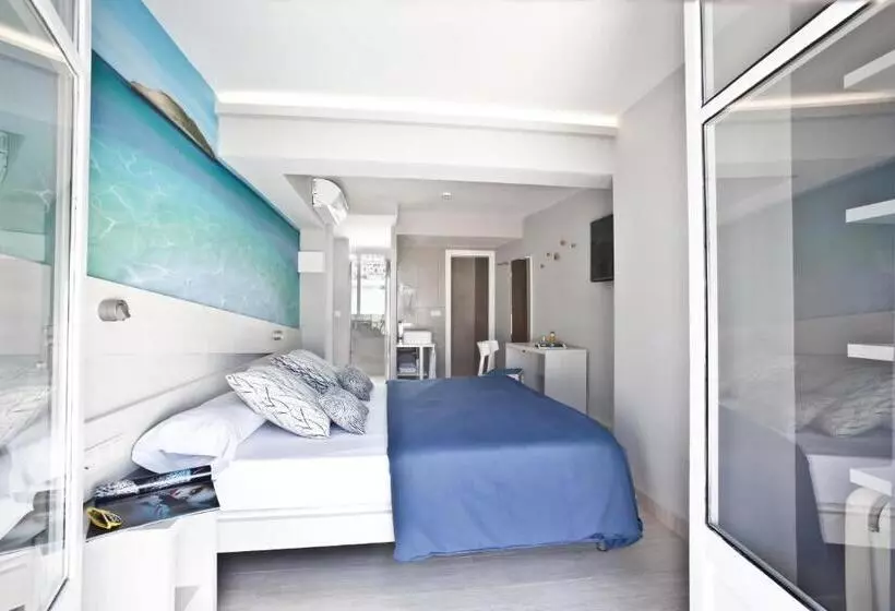 ホテル Ryans La Marina