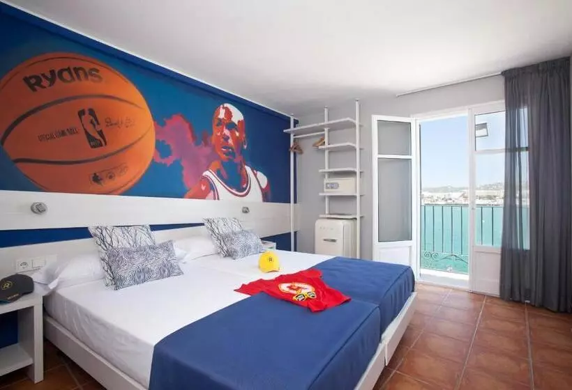 ホテル Ryans La Marina