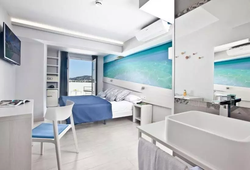 ホテル Ryans La Marina