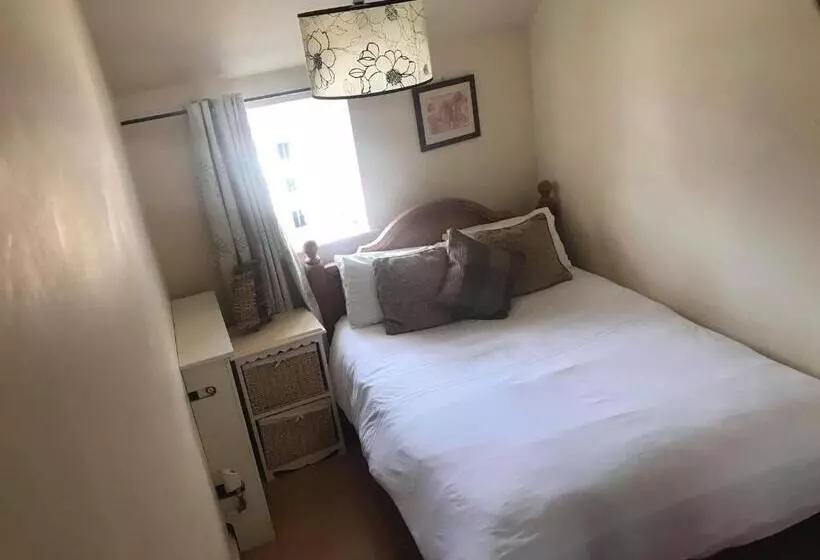 בית מלון כפרי The Mansion House