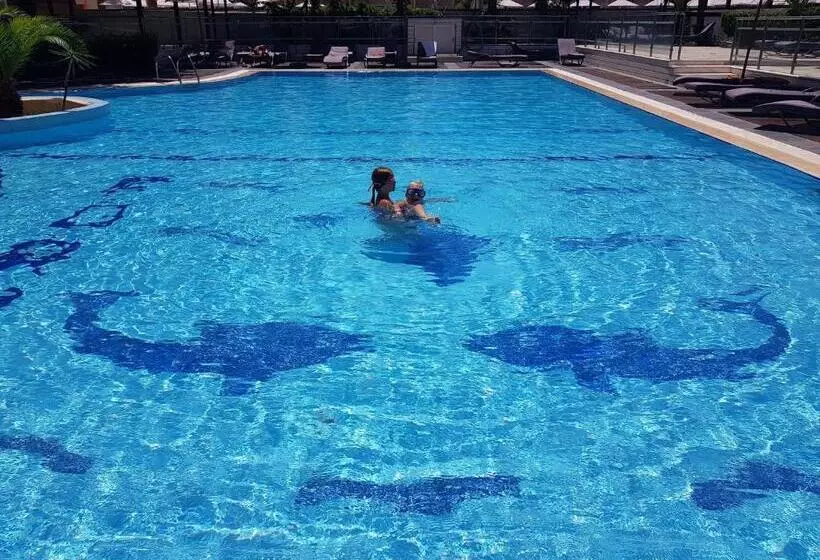 هتل The Residence Suites Adults Only