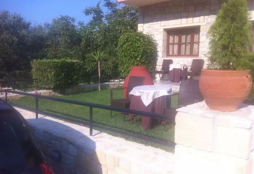 ホテル Villa Astrikas