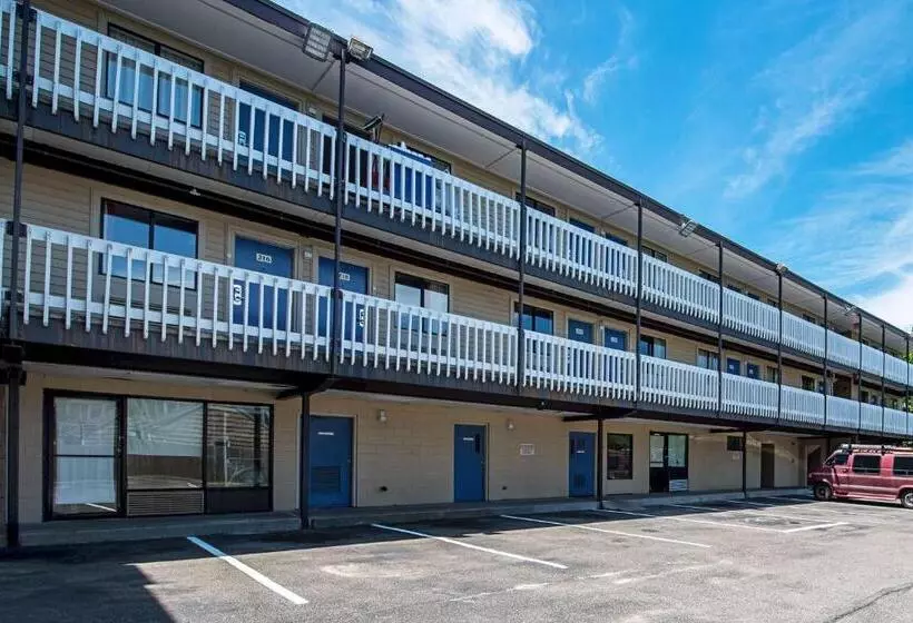 モーテル Budget Inn Norfolk, Va   Oceanview