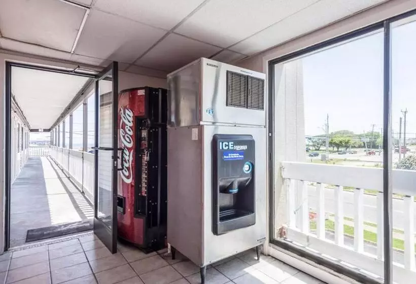 モーテル Budget Inn Norfolk, Va   Oceanview