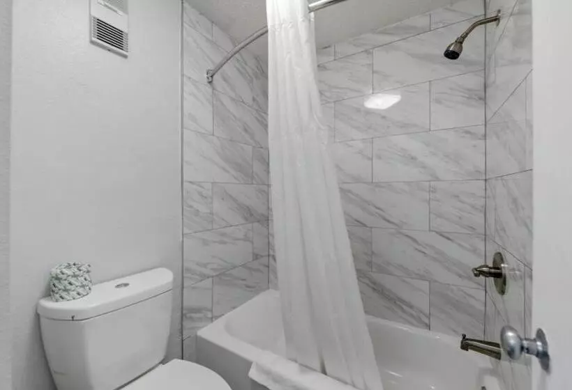 モーテル Budget Inn Norfolk, Va   Oceanview